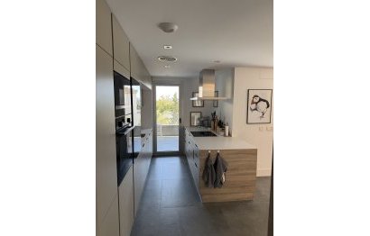 Resale - Apartment - Penthouse - Marbella - Nueva Andalucia