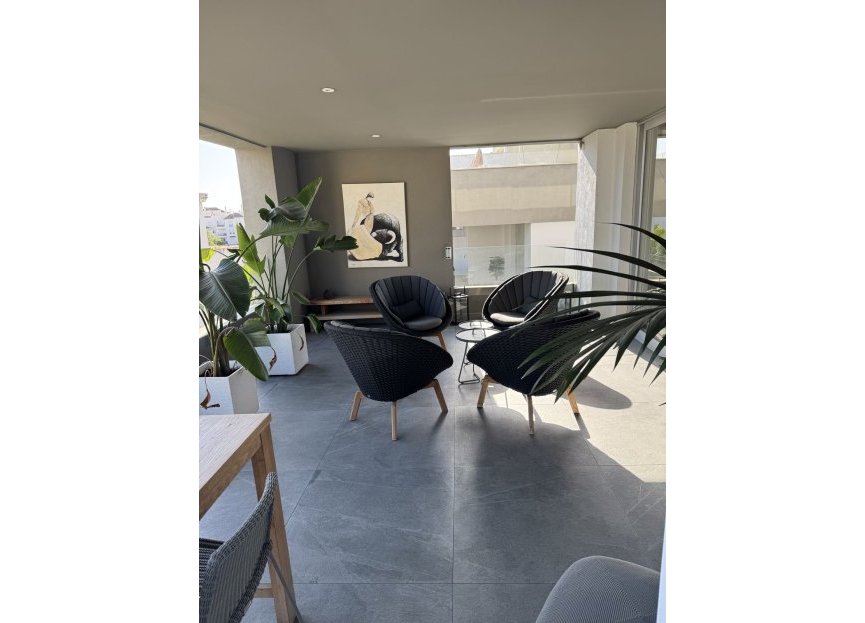 Resale - Apartment - Penthouse - Marbella - Nueva Andalucia