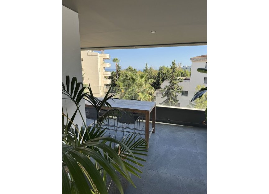 Resale - Apartment - Penthouse - Marbella - Nueva Andalucia