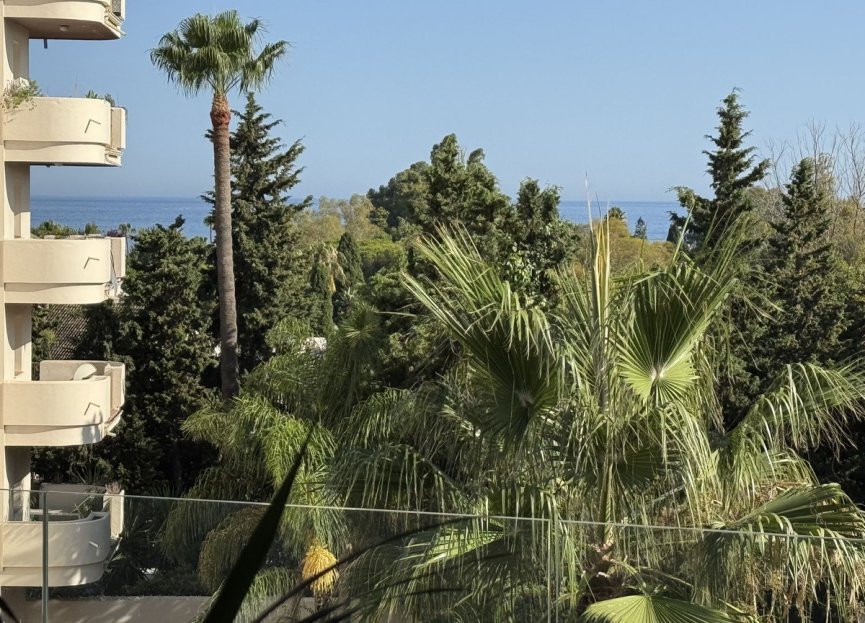 Resale - Apartment - Penthouse - Marbella - Nueva Andalucia