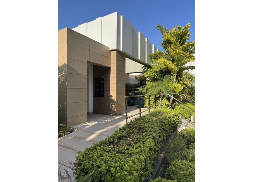 Resale - Apartment - Penthouse - Marbella - Nueva Andalucia