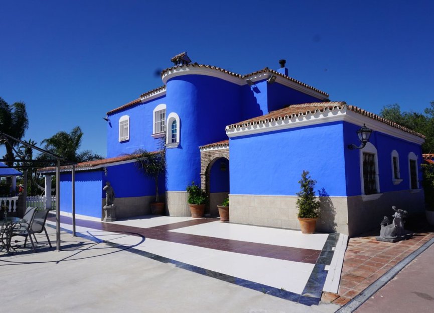 Resale - House - Finca - Cortijo - Estepona - Estepona Centro