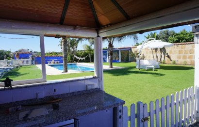 Resale - House - Finca - Cortijo - Estepona - Estepona Centro