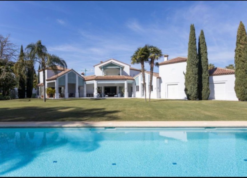 Resale - House - Detached Villa - Marbella - Guadalmina Baja