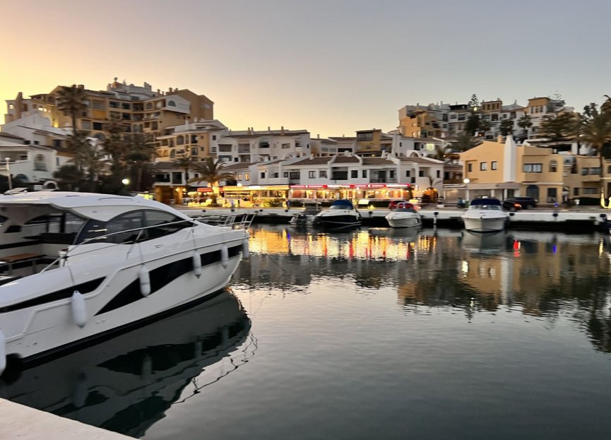 Resale - Ground floor apartment - Marbella - Cabopino