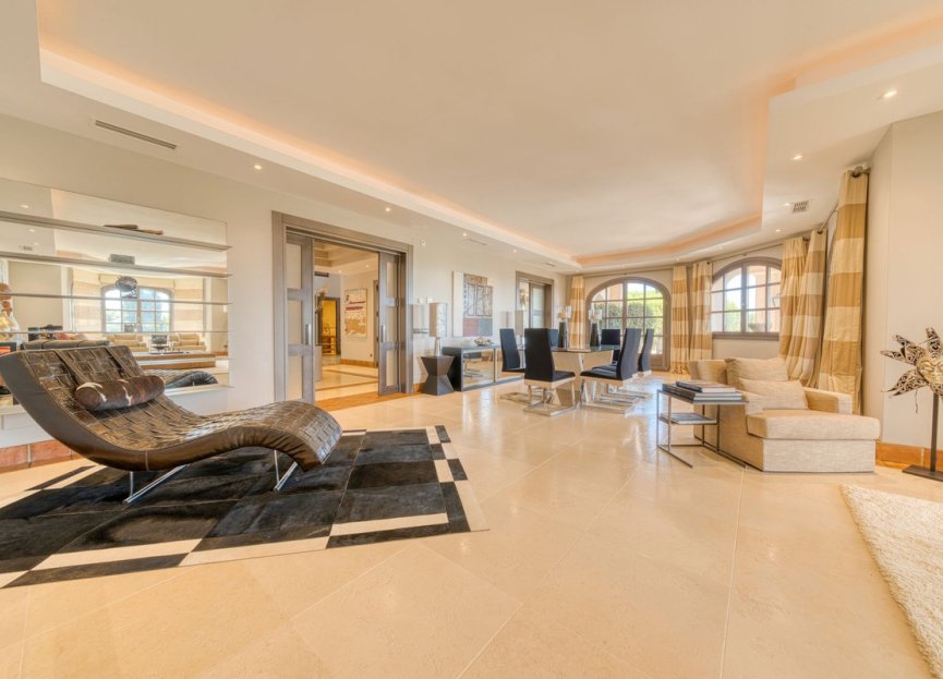 Resale - House - Detached Villa - Sotogrande