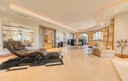 Resale - House - Detached Villa - Sotogrande