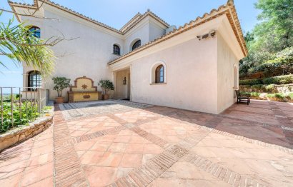 Resale - House - Detached Villa - Sotogrande