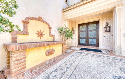 Resale - House - Detached Villa - Sotogrande
