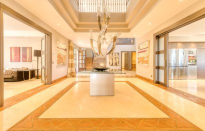 Resale - House - Detached Villa - Sotogrande