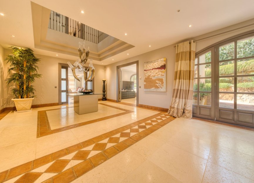 Resale - House - Detached Villa - Sotogrande