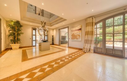 Resale - House - Detached Villa - Sotogrande