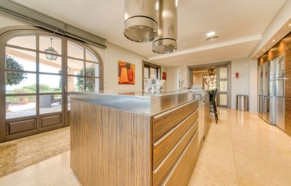 Resale - House - Detached Villa - Sotogrande