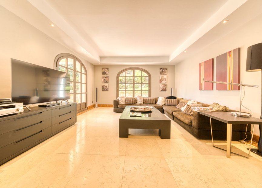 Resale - House - Detached Villa - Sotogrande