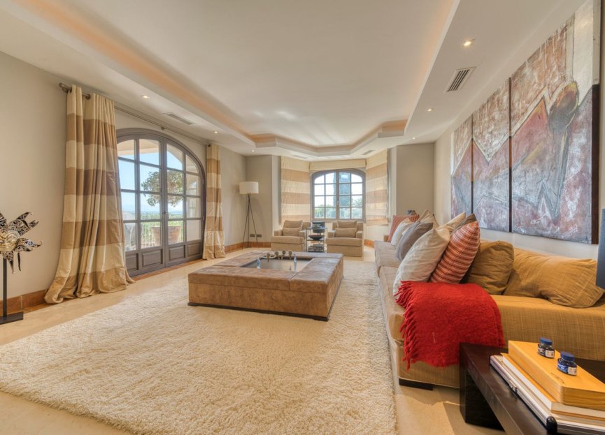 Resale - House - Detached Villa - Sotogrande