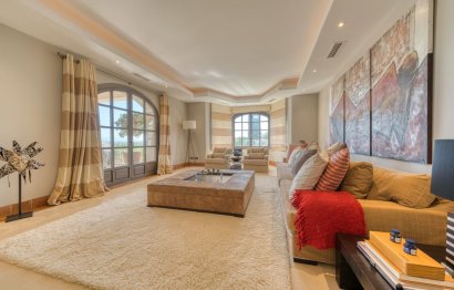 Resale - House - Detached Villa - Sotogrande