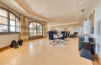 Resale - House - Detached Villa - Sotogrande