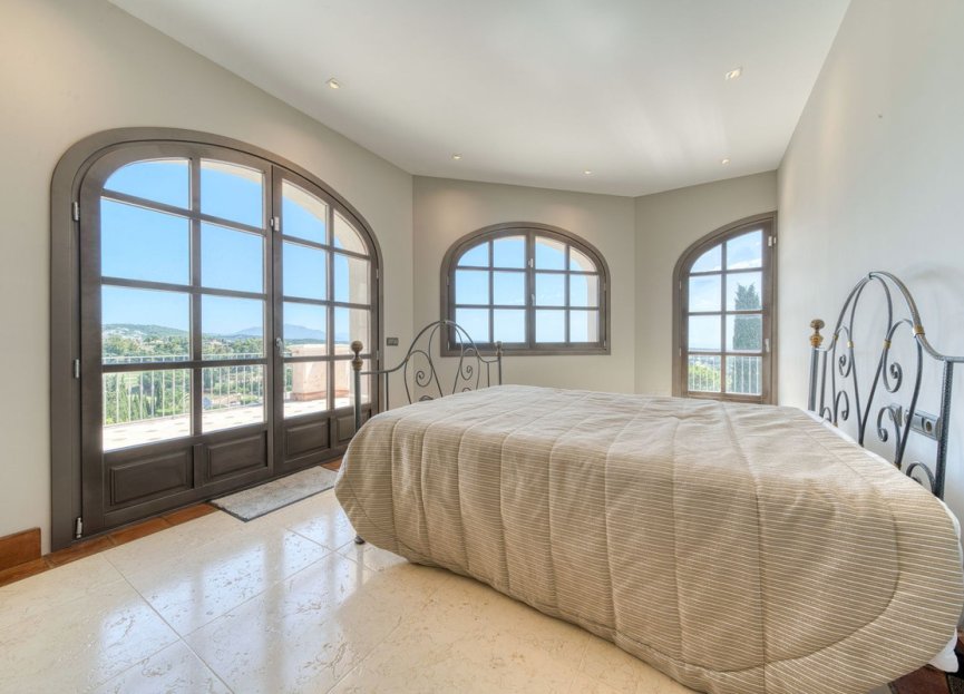 Resale - House - Detached Villa - Sotogrande