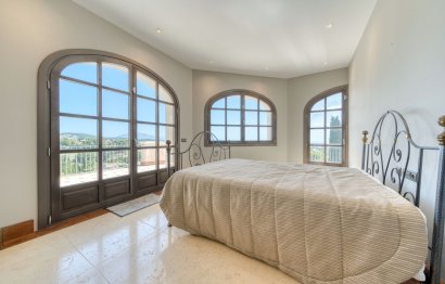 Resale - House - Detached Villa - Sotogrande