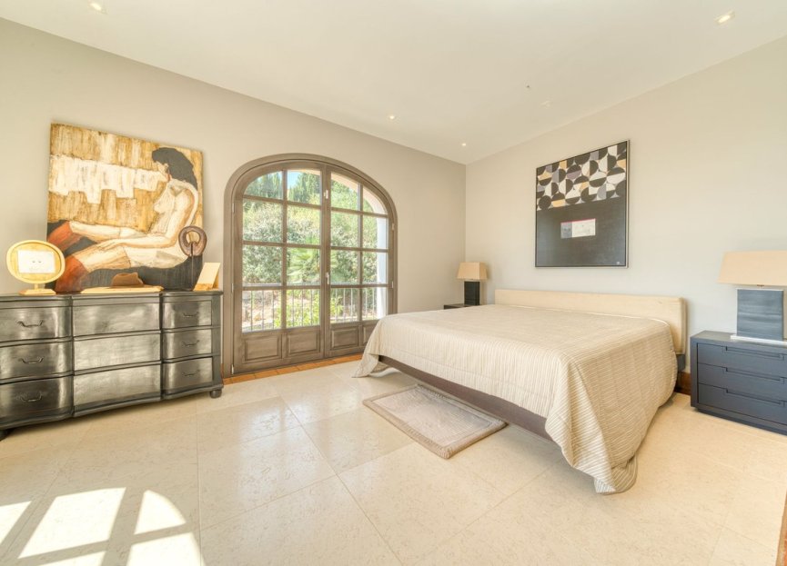 Resale - House - Detached Villa - Sotogrande