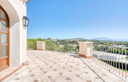 Resale - House - Detached Villa - Sotogrande