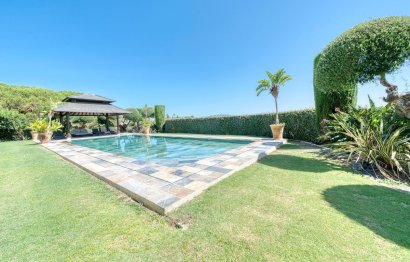 Resale - House - Detached Villa - Sotogrande