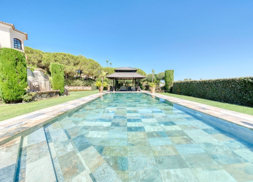 Resale - House - Detached Villa - Sotogrande