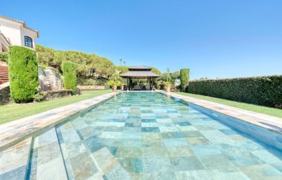 Resale - House - Detached Villa - Sotogrande