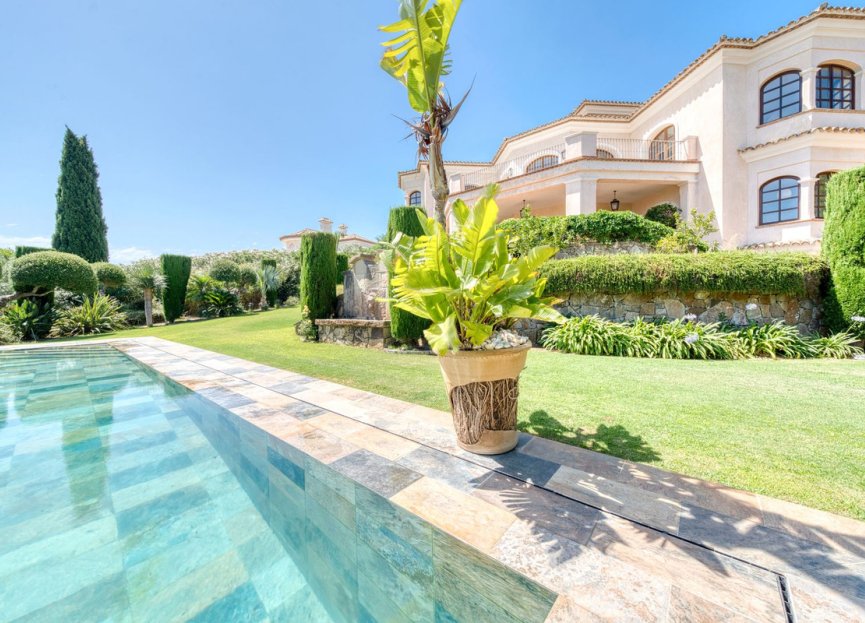 Resale - House - Detached Villa - Sotogrande