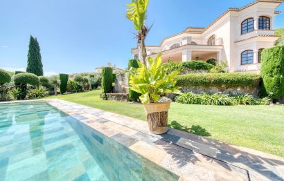 Resale - House - Detached Villa - Sotogrande