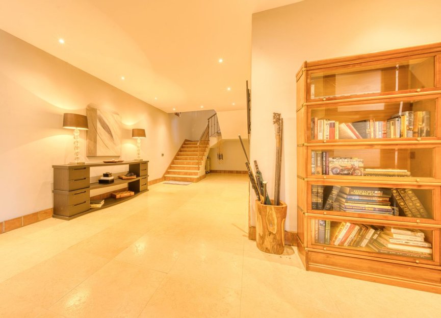 Resale - House - Detached Villa - Sotogrande