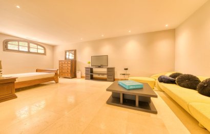 Resale - House - Detached Villa - Sotogrande