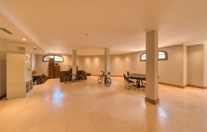 Resale - House - Detached Villa - Sotogrande