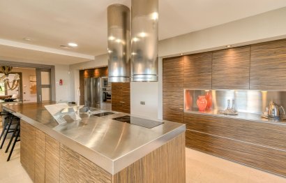 Resale - House - Detached Villa - Sotogrande