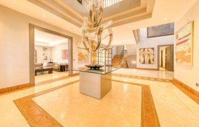 Resale - House - Detached Villa - Sotogrande