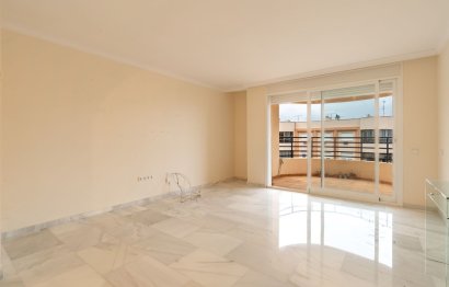 Resale - Apartment - Middle Floor Apartment - Marbella - Marbella Centro