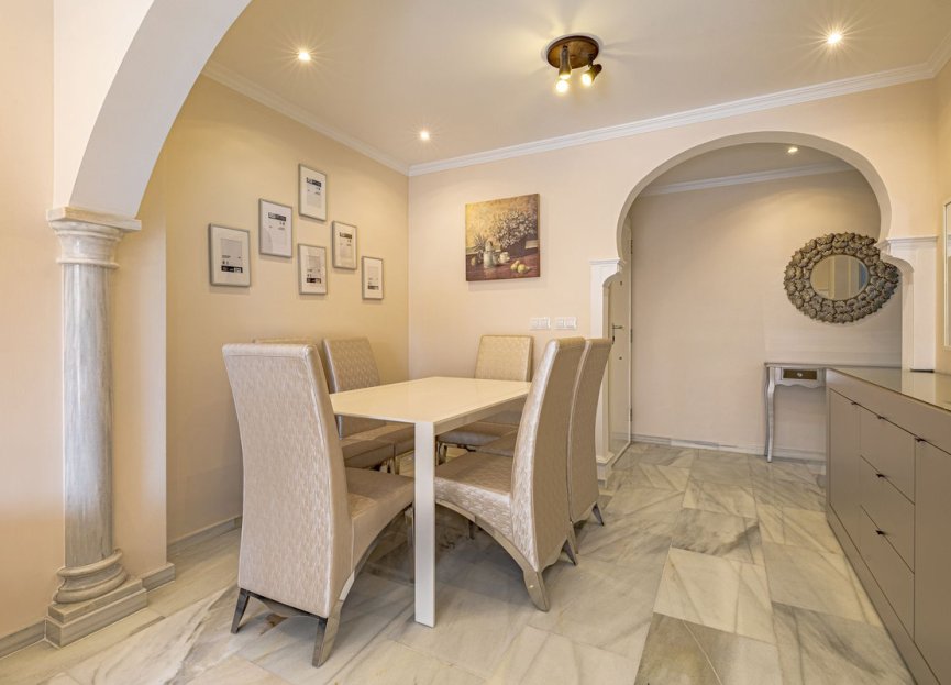 Resale - Apartment - Middle Floor Apartment - Marbella - Marbella Centro