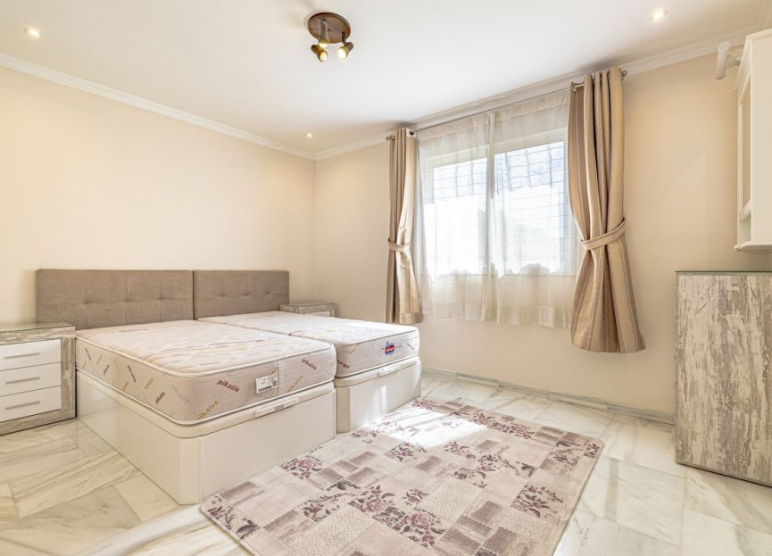 Resale - Apartment - Middle Floor Apartment - Marbella - Marbella Centro