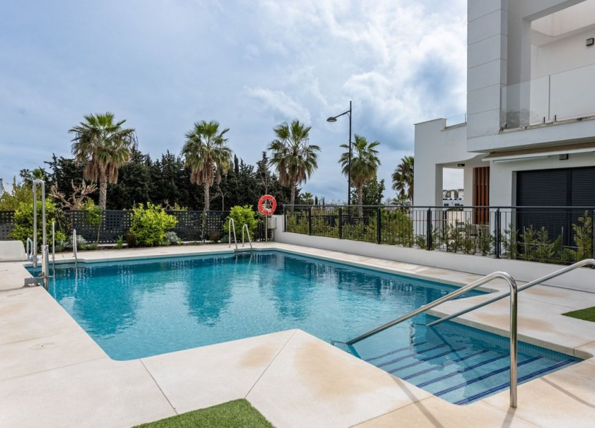 Resale - House - Townhouse - Estepona - Bel Air