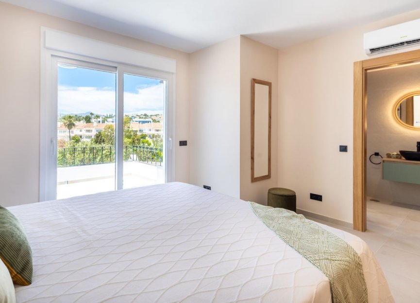 Resale - House - Townhouse - Estepona - Estepona Centro