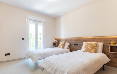 Resale - House - Townhouse - Estepona - Estepona Centro