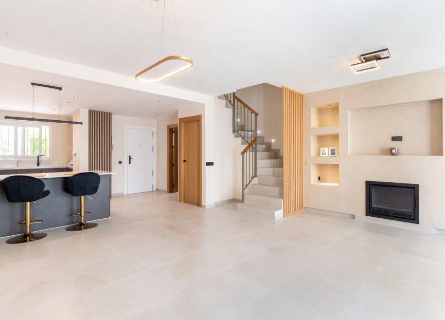 Resale - House - Townhouse - Estepona - Estepona Centro