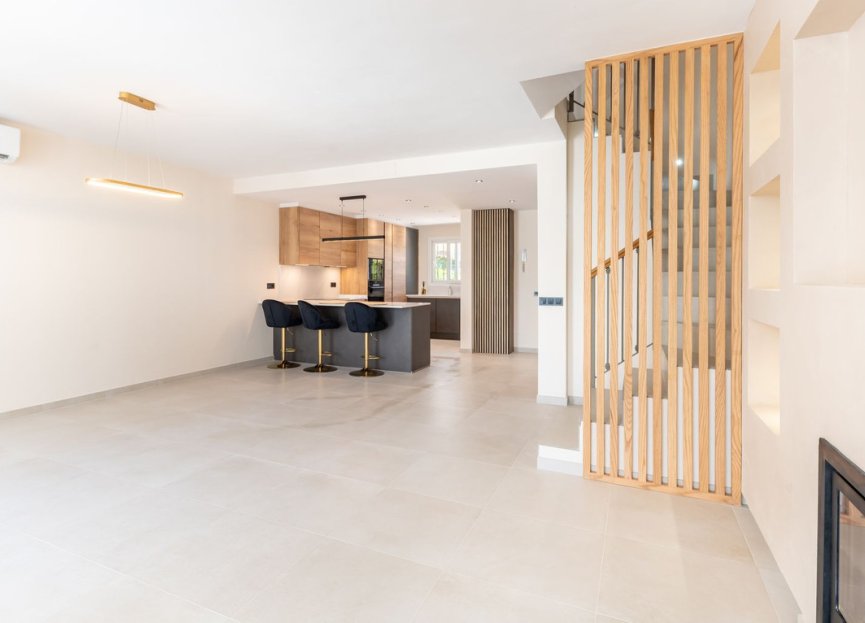 Resale - House - Townhouse - Estepona - Estepona Centro