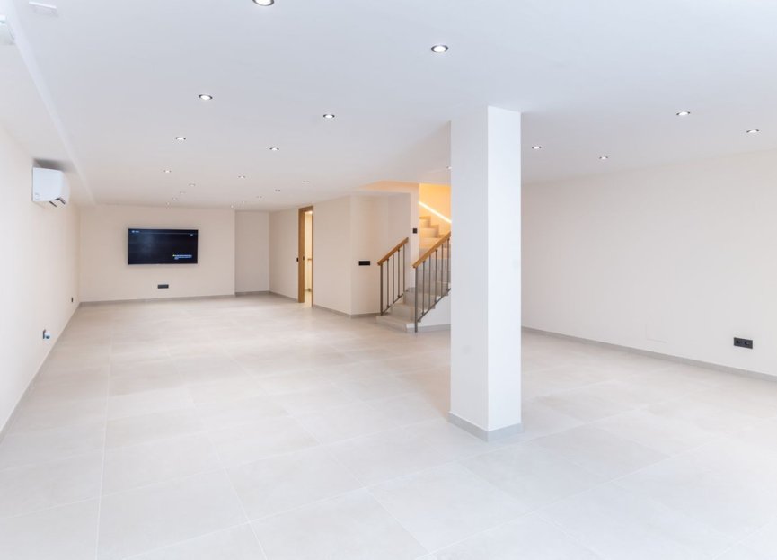 Resale - House - Townhouse - Estepona - Estepona Centro