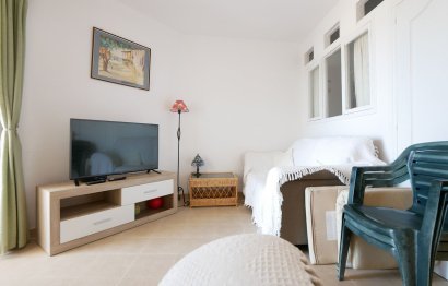 Resale - Apartment - Middle Floor Apartment - Marbella - Puerto de Cabopino