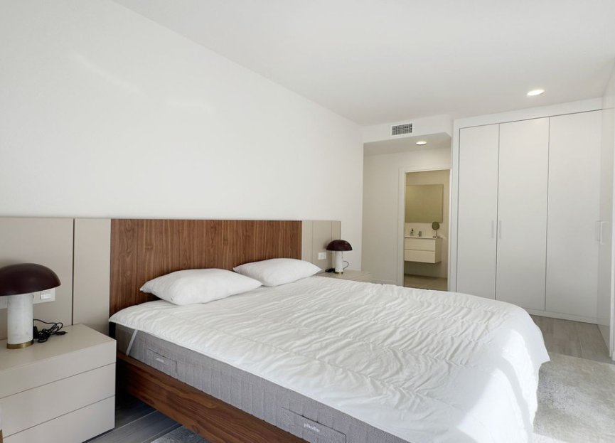 Resale - Apartment - Top Floor Apartment - Marbella - Nueva Andalucia