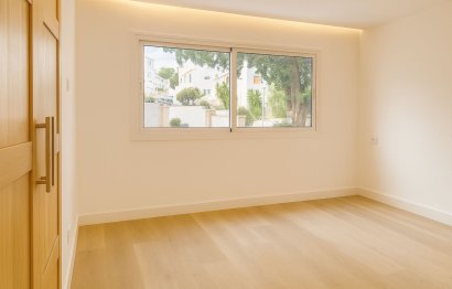 Resale - House - Detached Villa - Fuengirola - Fuengirola Centro