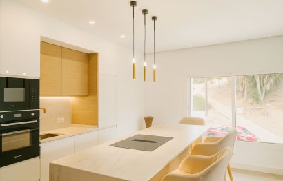 Resale - House - Detached Villa - Fuengirola - Fuengirola Centro