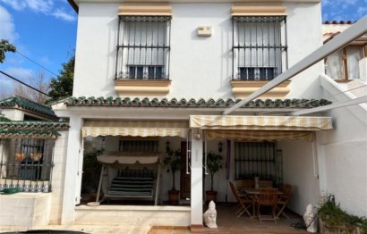 Resale - House - Semi-Detached House - Marbella - Nueva Andalucia