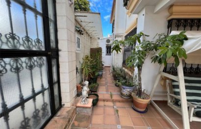 Resale - House - Semi-Detached House - Marbella - Nueva Andalucia